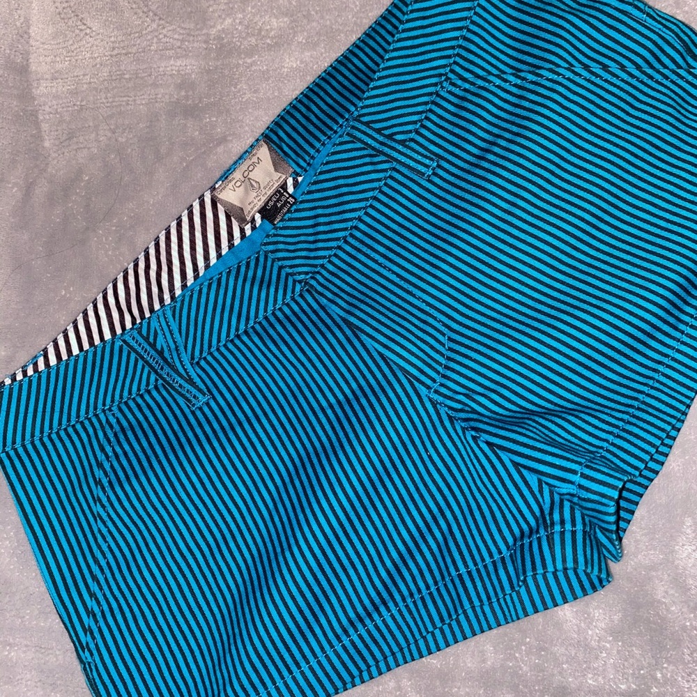 Volcom shorts